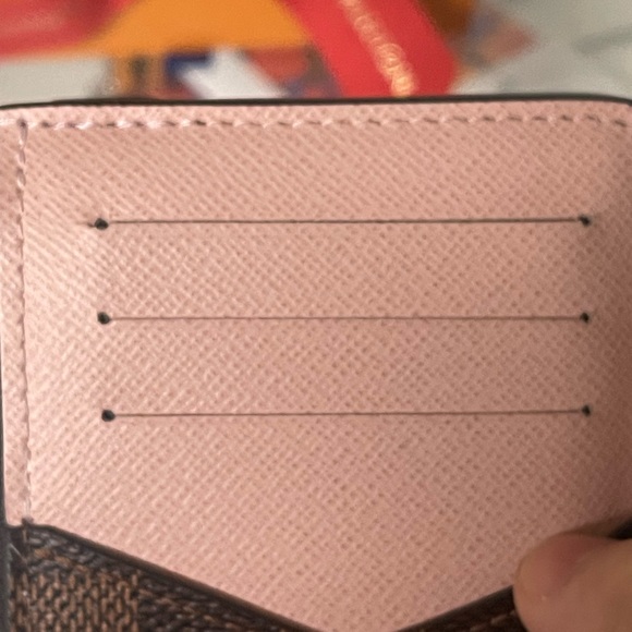 Louis Vuitton Recto Verso Card Holder - Picture 14 of 17